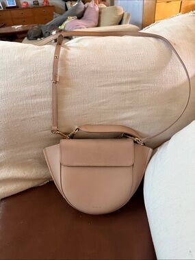Wandler
Hortensia Mini handbag salmon pink